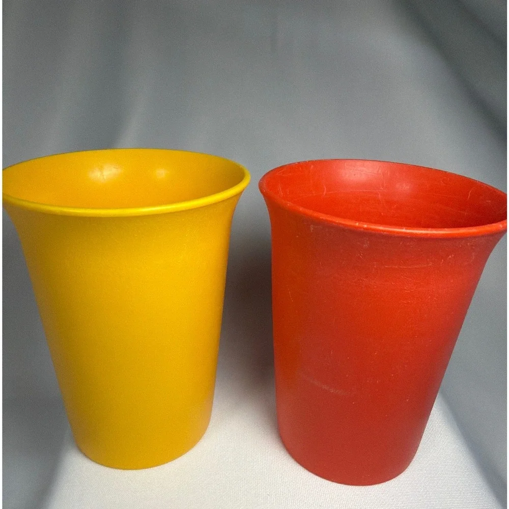 Tupperware Vintage 109 Bell Tumbler Set 2 Cups Yellow Orange Plastic Retro MCM‎